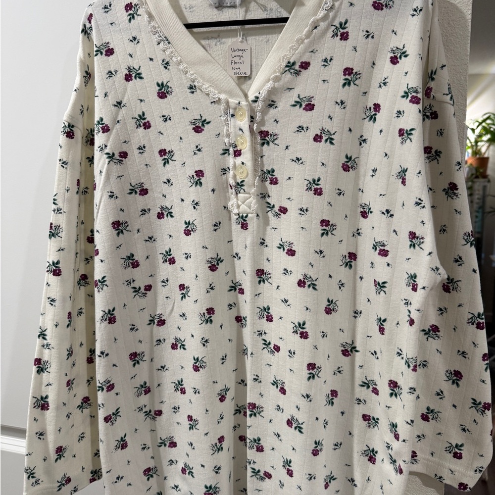 Vintage Mervyn’s Large White Floral Button-Up Long Sleeve Top